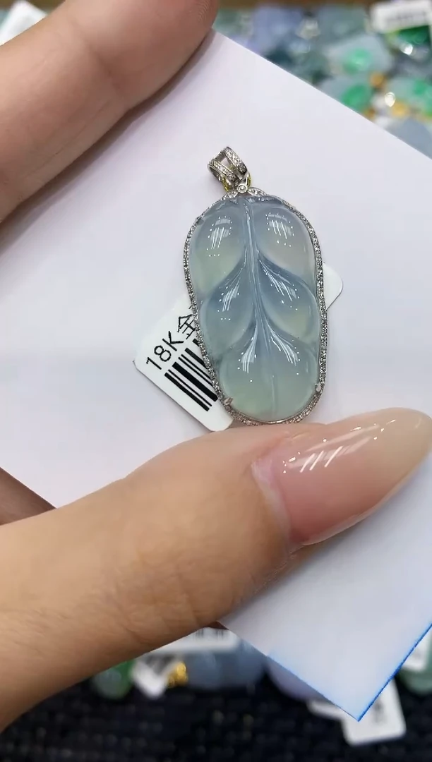 翡翠18K金镶嵌颈饰111111111111