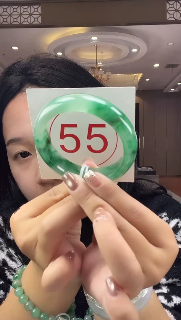 未镶嵌手镯石英质玉（非洲翠）55