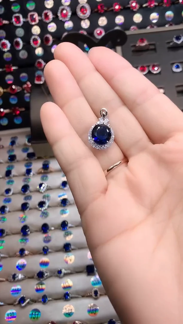 【闪购商品】蓝宝石吊坠(赠链)银S925镶嵌银色