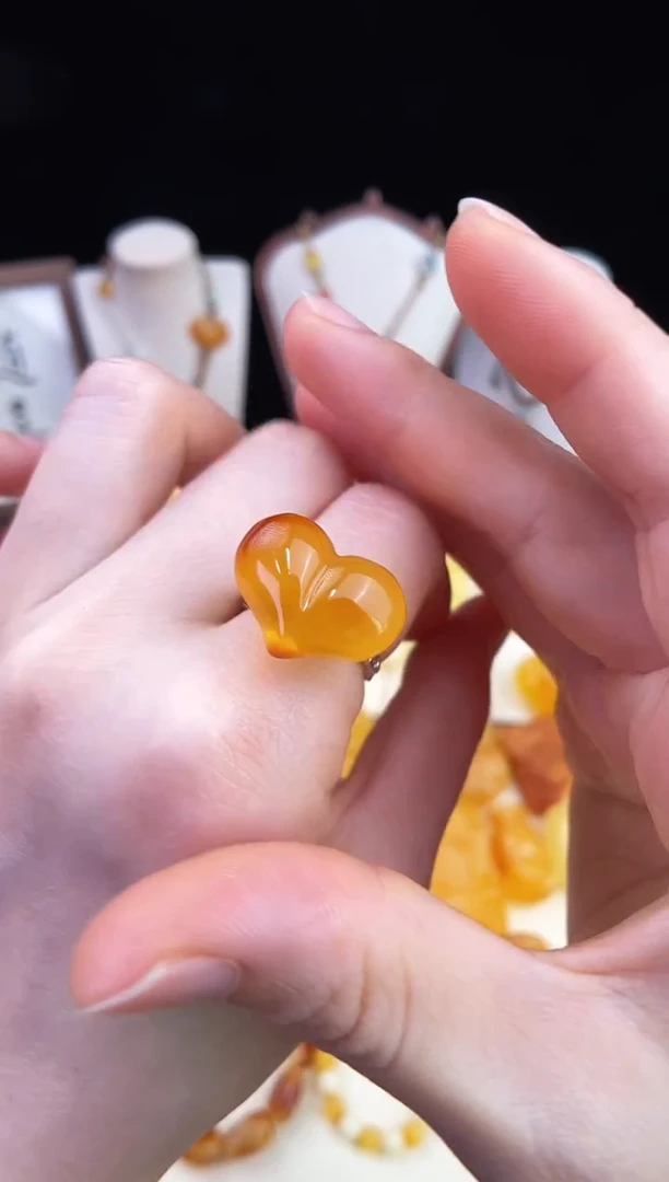 琥珀未镶嵌珠宝奇石柒月