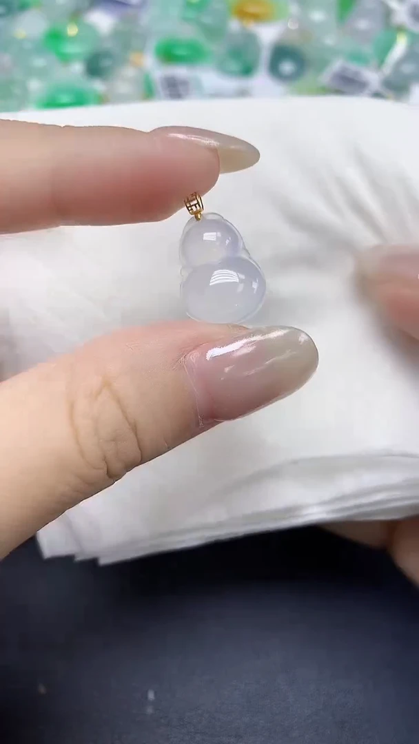 翡翠18K金镶嵌颈饰天然缅甸翡翠A货