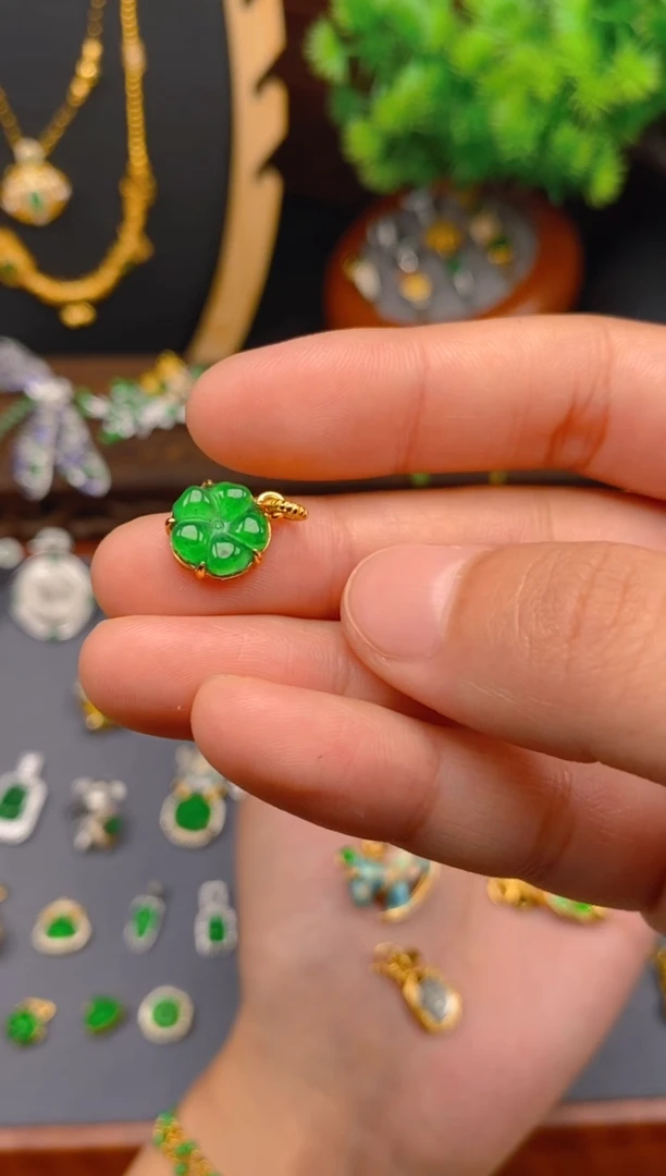 【闪购商品】翡翠吊坠(不含链)银S925镶嵌花花吊坠