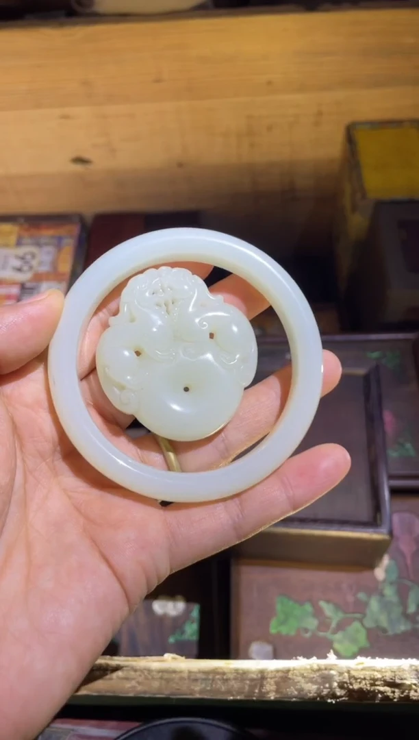 天然玉石未镶嵌颈饰  手镯貔貅一套给