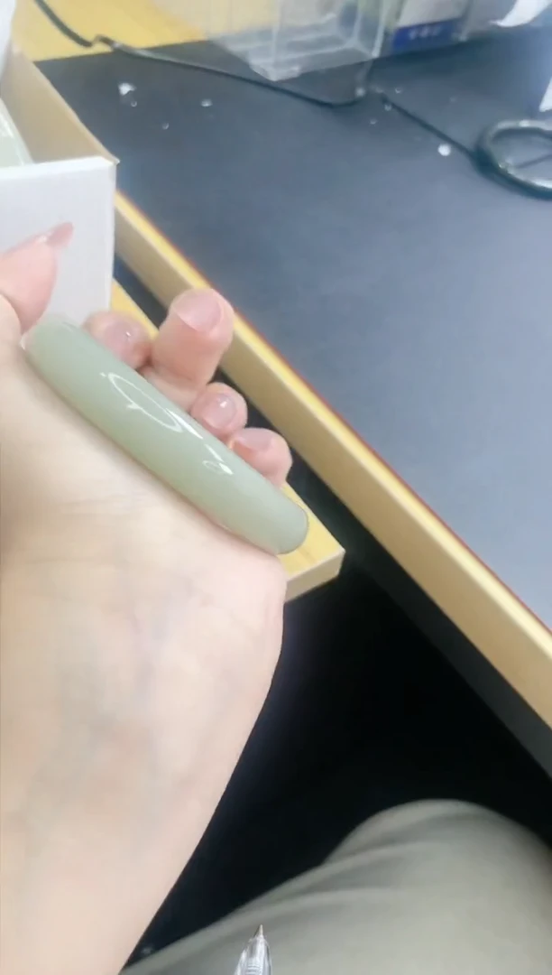 【闪购商品】石英质玉手镯未镶嵌116/59