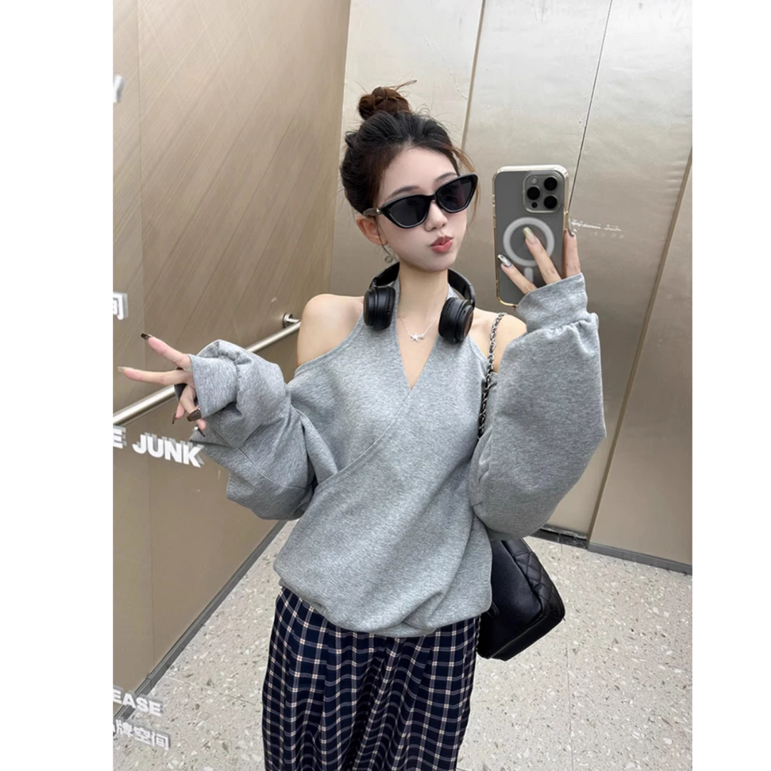 春夏2025新款美式复古交叉挂脖薄款卫衣女宽松设计感两穿露肩上衣