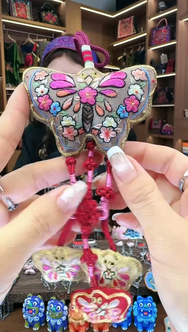 【闪购商品】织绣400黔东南苗族刺绣