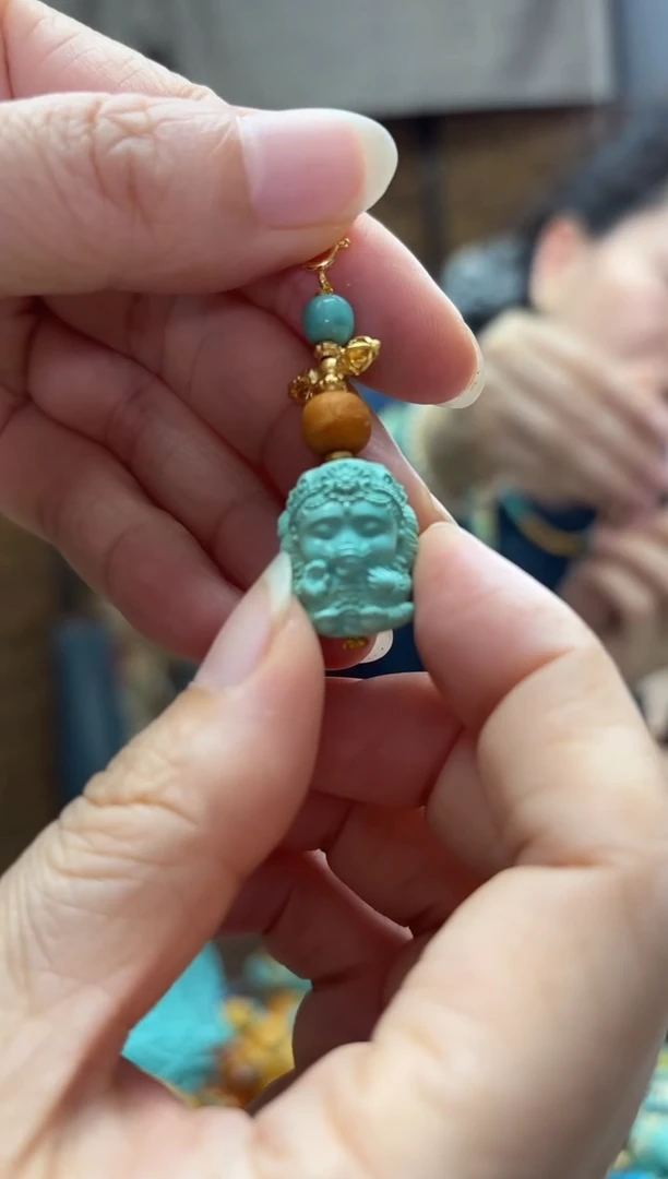 绿松石未镶嵌颈饰发一件设计款