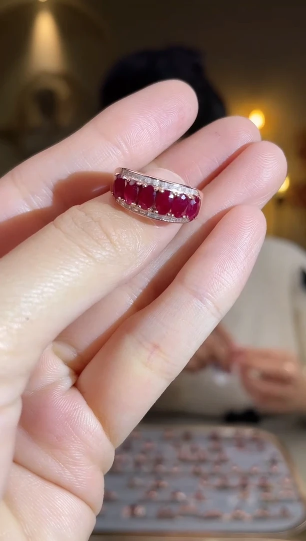 银S925镶嵌手饰红宝石手饰