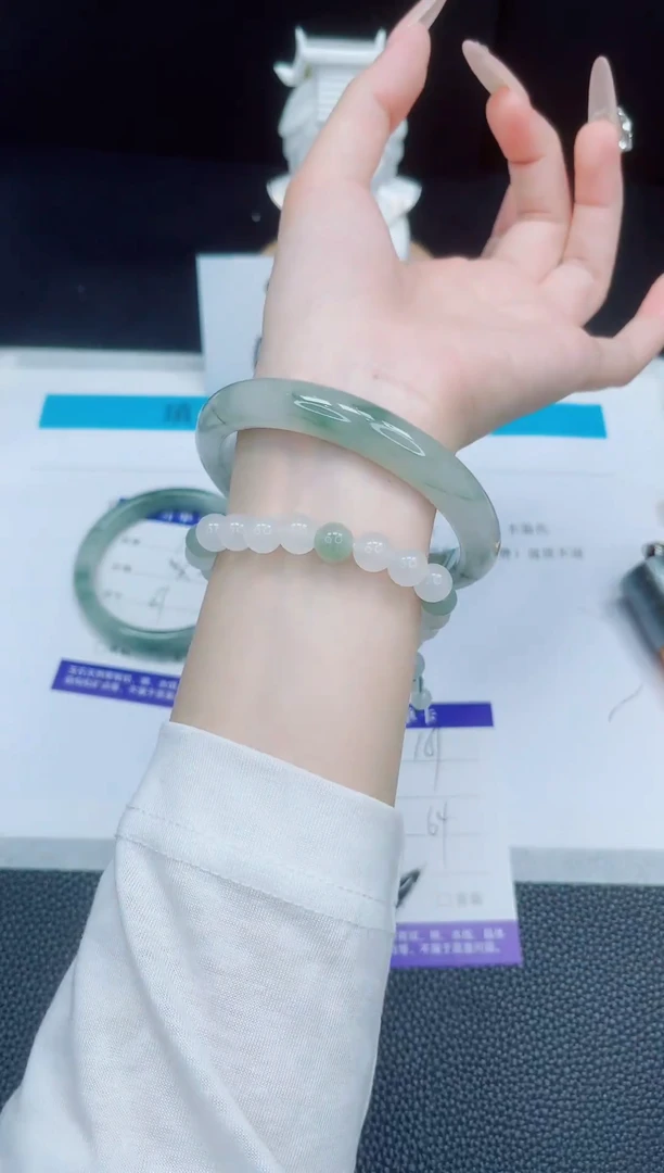 石英质玉手镯未镶嵌161-64