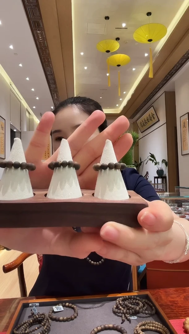 沉香手串海南莺歌绿奇楠素圈戒指