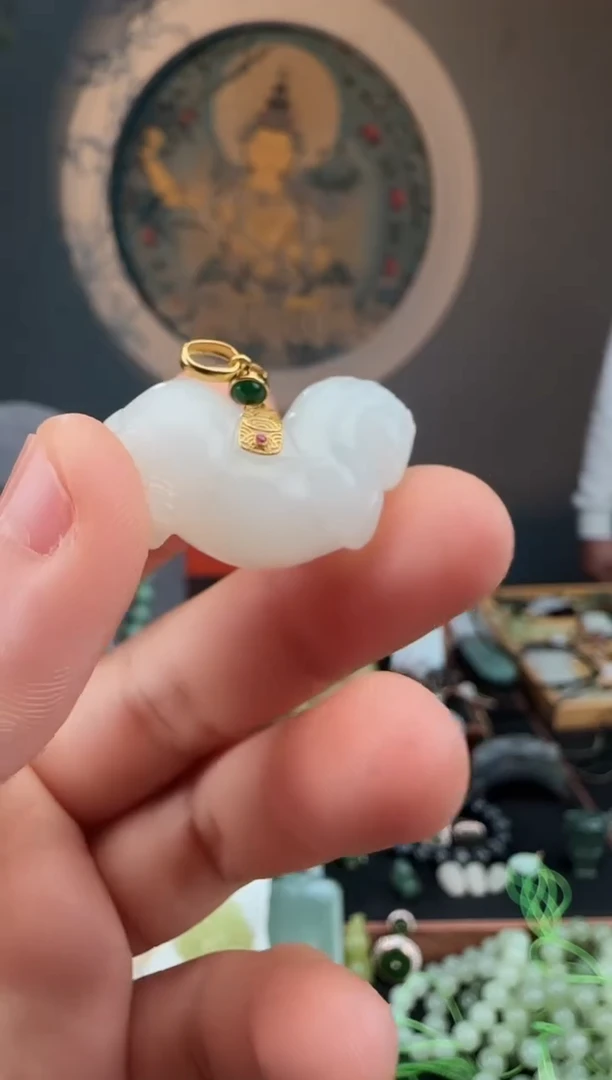 颈饰18K金镶嵌和田玉和田玉