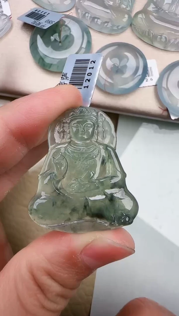 翡翠未镶嵌颈饰/缅甸天然翡翠A货