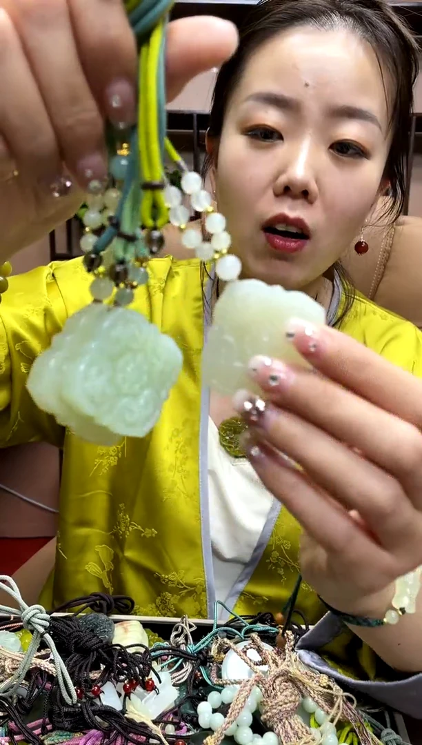 【闪购商品】岫玉吊坠未镶嵌多样性发货其中发一