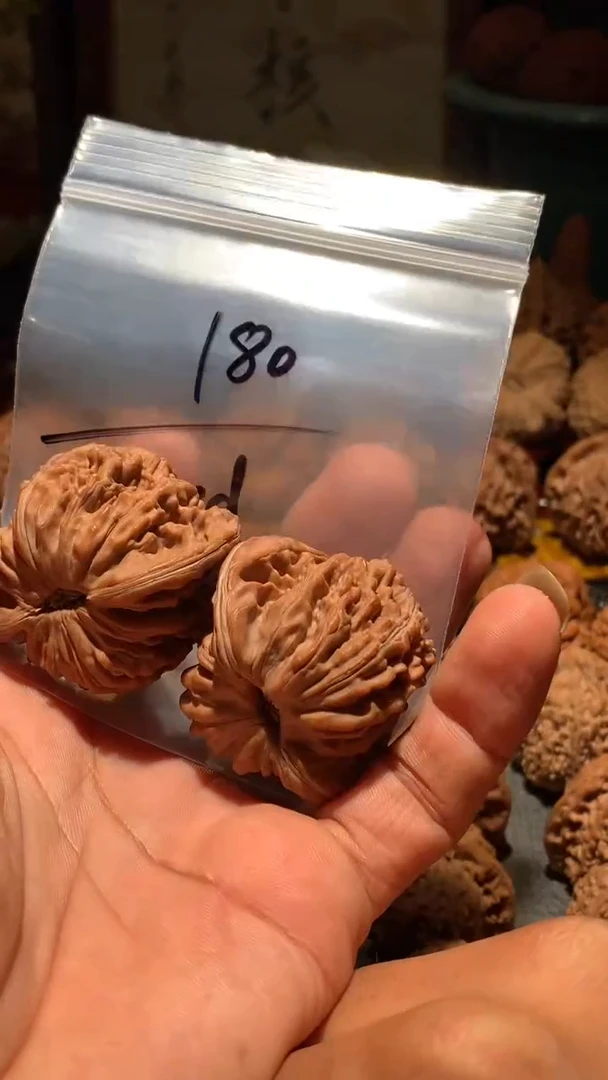 把件桃核s*d丰泰文玩  蓟县四座楼   45尺寸磕尖瑕疵处理