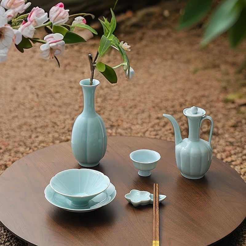 龙泉青瓷中式餐具套装宋风陶瓷碗盘组合二人食斗笠碗餐盘执壶礼盒