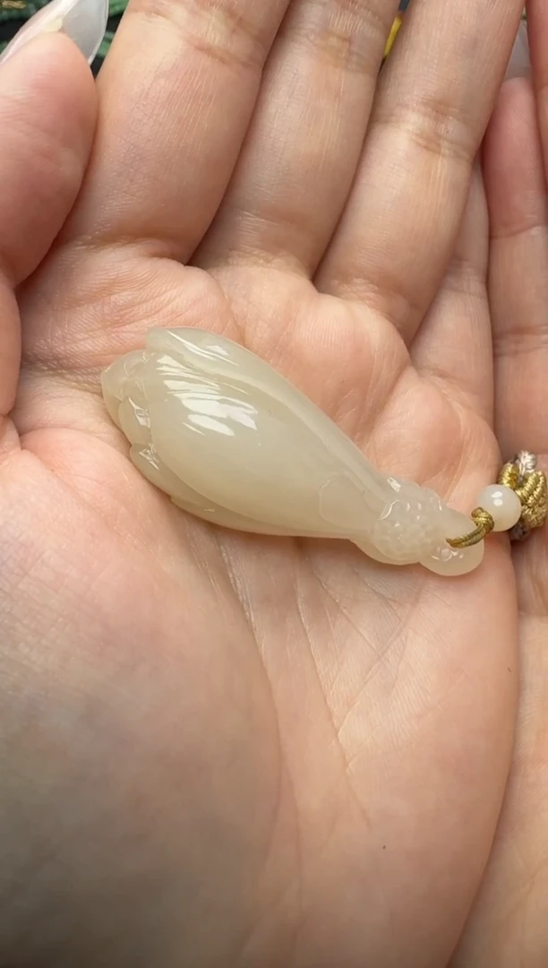 颈饰未镶嵌和田玉玉兰花