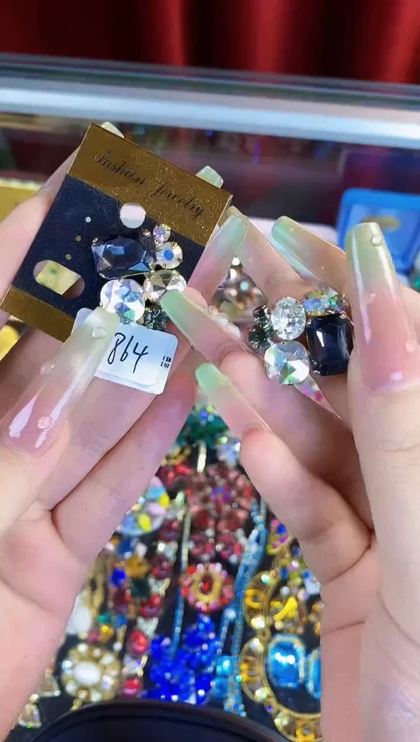 瓷片楚楚中古珠宝甄选不退换