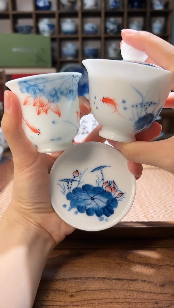 荷花锦鲤小盖碗+送大主人杯+送杯垫