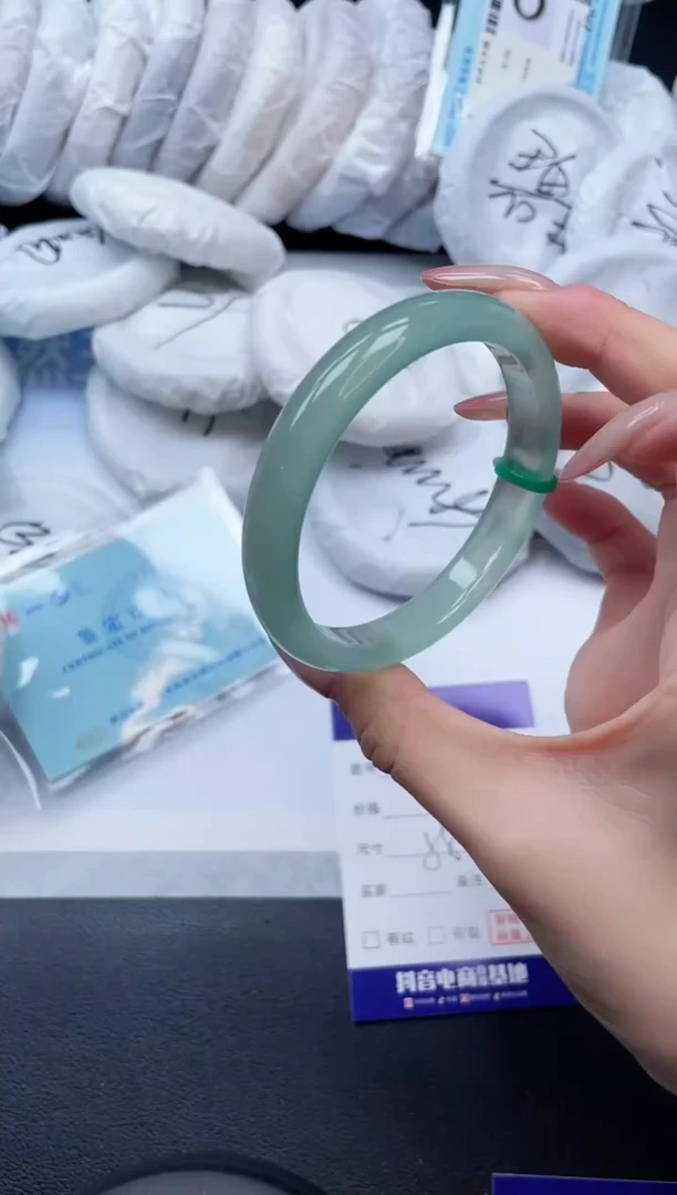 未镶嵌手镯石英质玉8K107-58