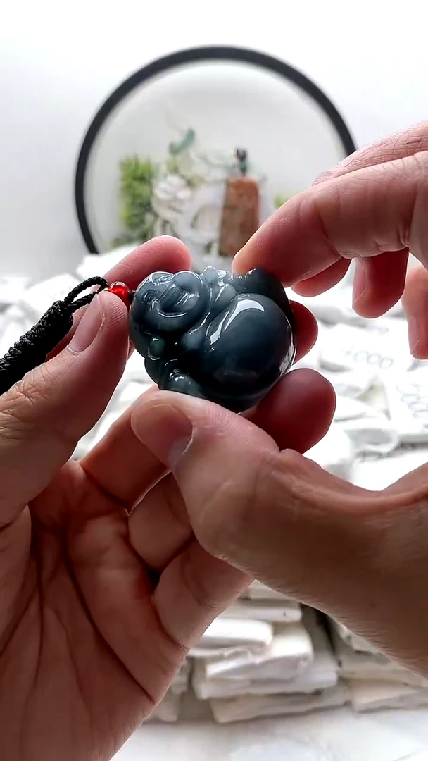颈饰未镶嵌翡翠佛公