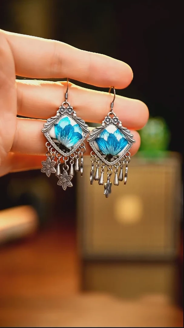 刺绣私人定制苗族手工Q930