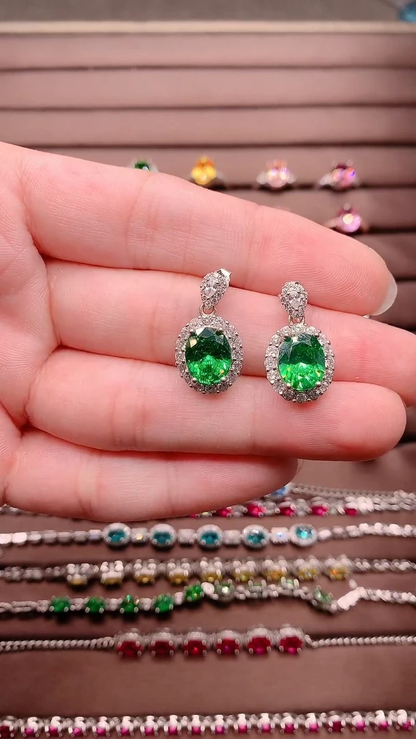 石榴石（沙弗莱）耳饰银S925镶嵌·······