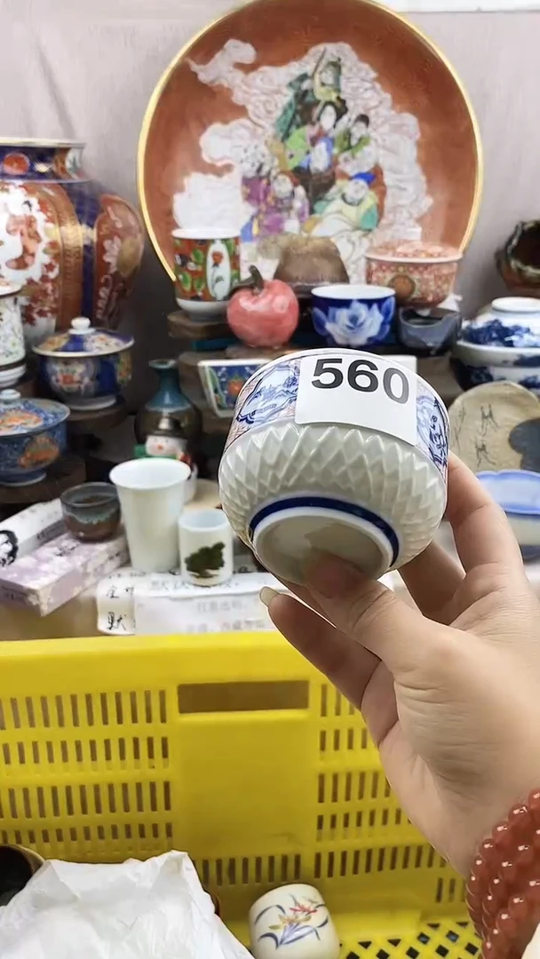 瓷片毓**语漂亮滴瓷器，默认微瑕。