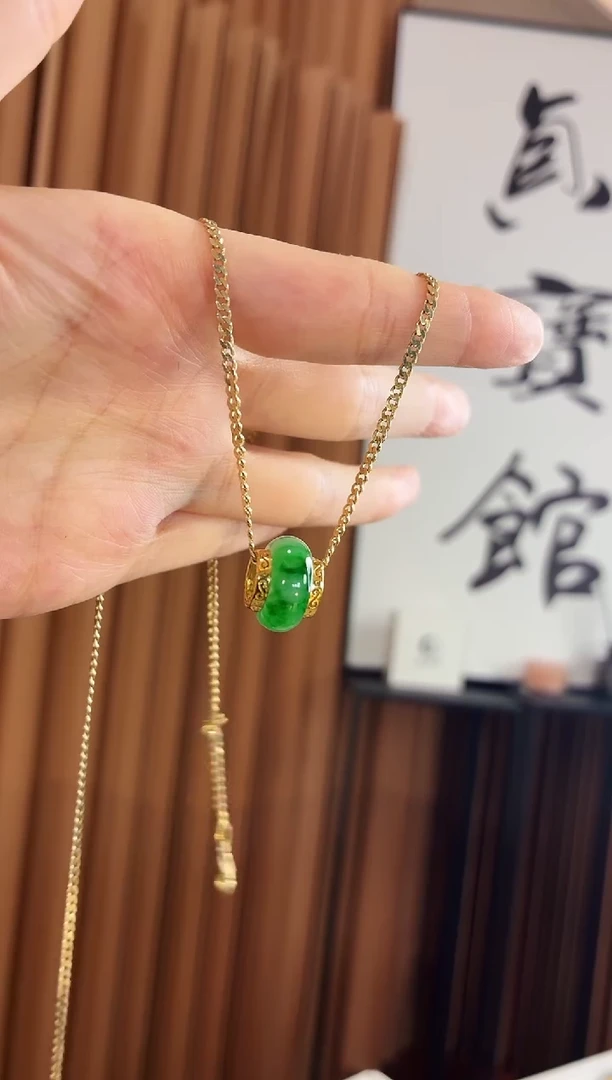 吊坠(不含链)18K金镶嵌翡翠吊坠