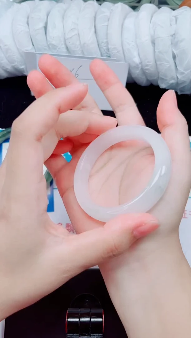 未镶嵌手镯石英质玉22-51/52