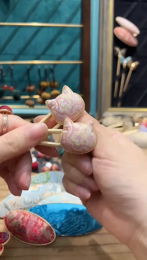 【闪购商品】【一物一拍专车】粉色定胜猫咪头不挑花位
