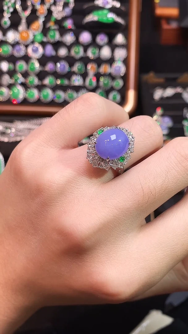 18K金镶嵌戒指翡翠浓紫紫罗兰蛋面