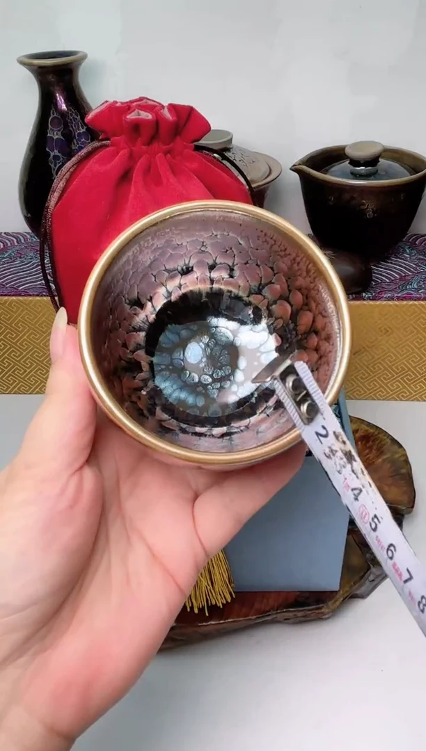 茶盏手握，闪购前已告知微瑕，付款表示已知晓