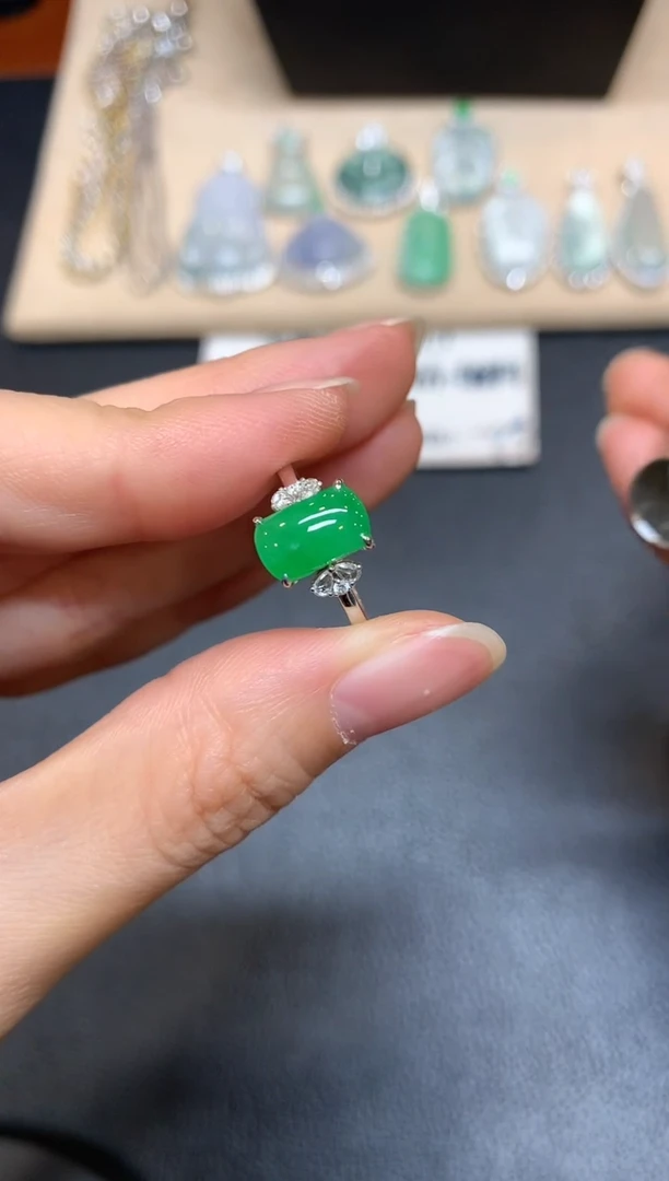 【闪购商品】翡翠戒指18K金镶嵌【无服务费