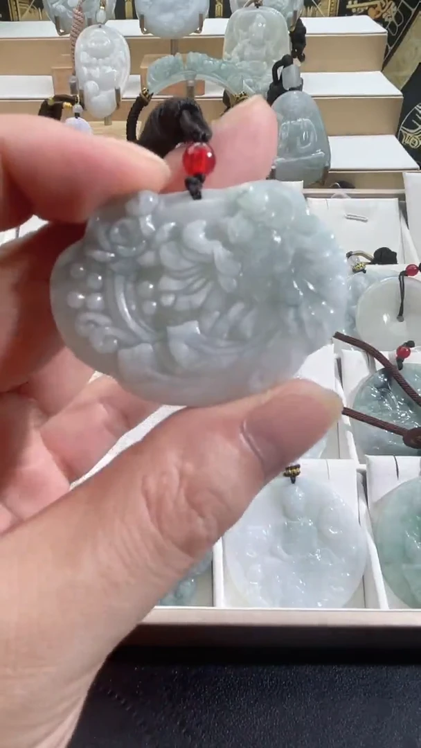 吊坠(赠链)未镶嵌翡翠10/12/      67