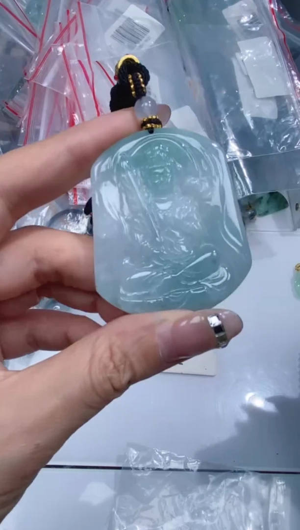 颈饰未镶嵌翡翠吊坠