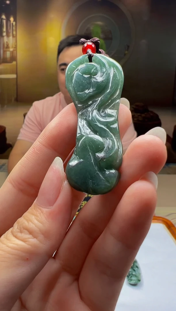 翡翠未镶嵌颈饰SY2025-6-17-1