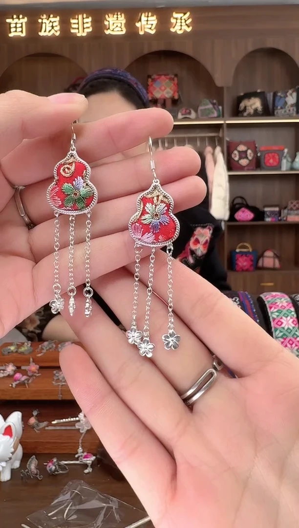 【闪购商品】织绣扶光苗绣传承148