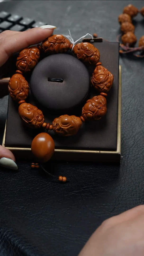 橄榄核手串r**k鱼子精品核雕