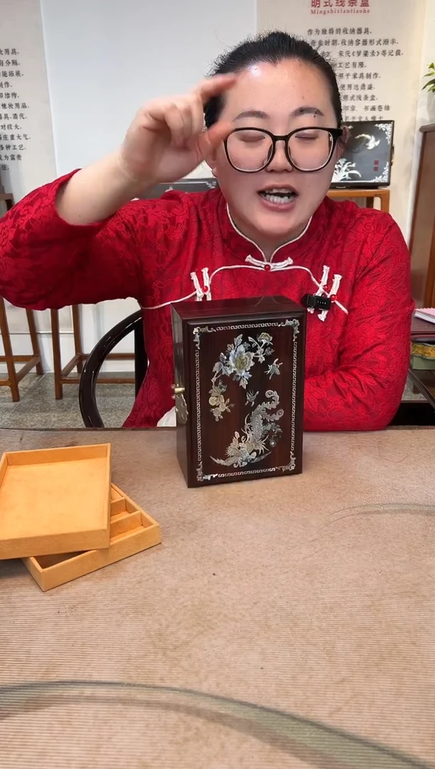 紫檀木类成套家具小叶紫檀 螺钿首饰盒