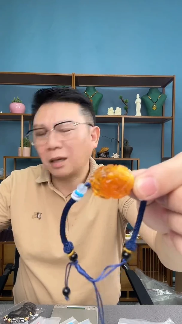 未镶嵌琥珀裸石20（有瑕介意勿拍）