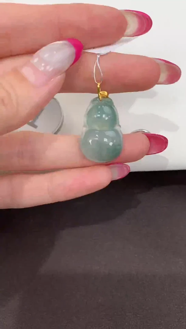 颈饰18K金镶嵌翡翠缅甸A货翡翠