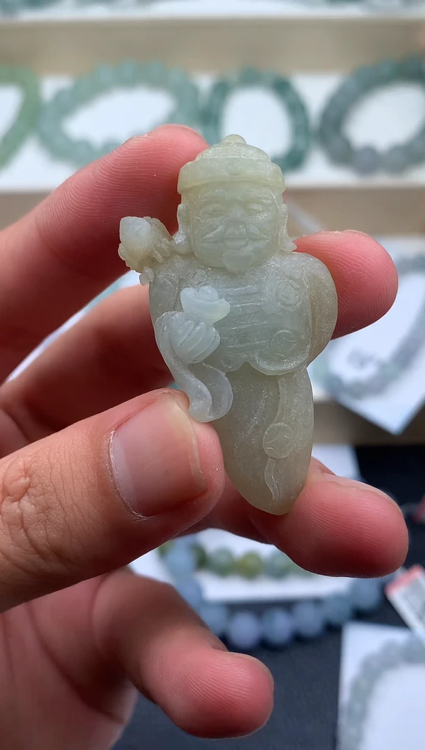 未镶嵌定制翡翠躺*了翡翠