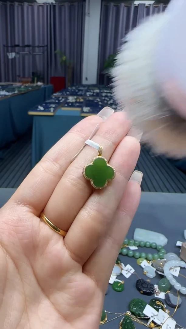 和田玉18K金镶嵌挂件1