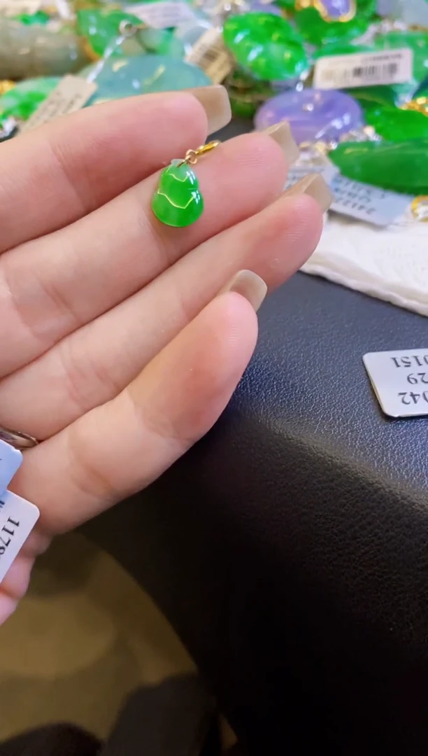 【闪购商品】翡翠颈饰18K金镶嵌吊坠