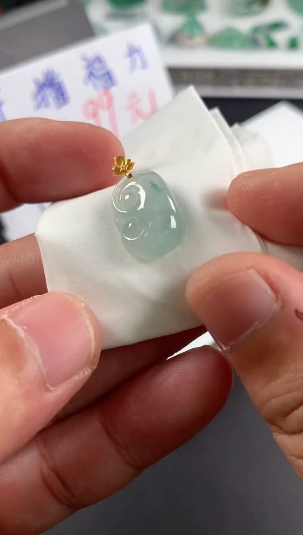 颈饰18K金镶嵌翡翠M***Y翡翠