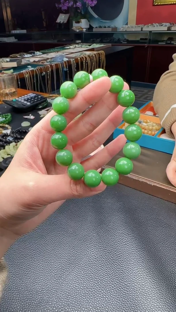 【闪购商品】和田玉手串未镶嵌碧玉粉绿单圈手串