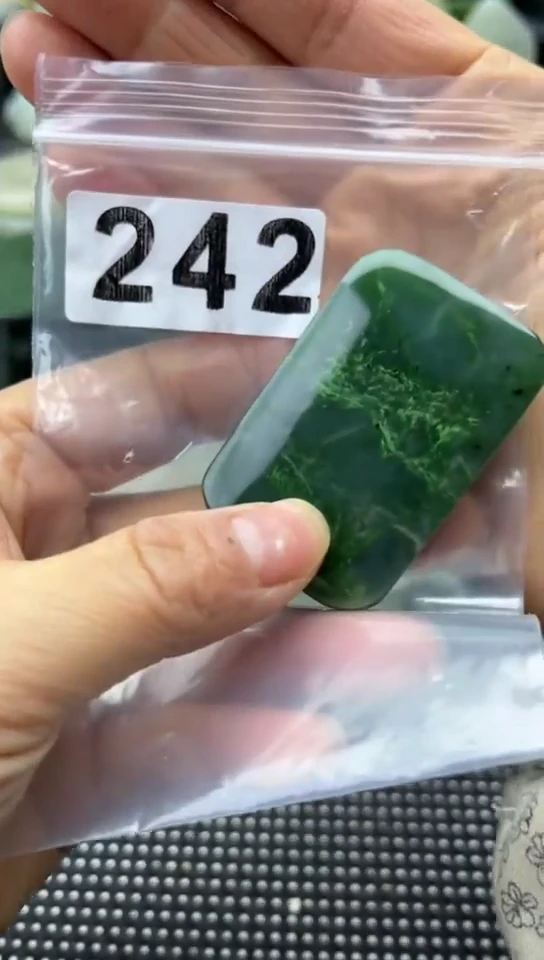 未镶嵌和田玉珠宝半成品牌子