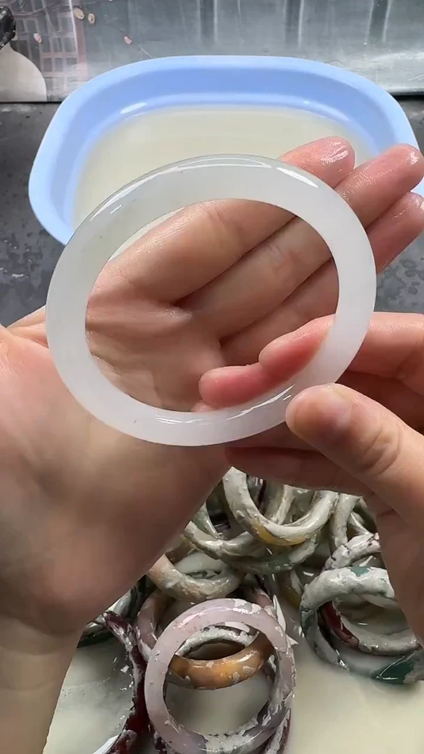 未镶嵌手镯石英质玉4 6160