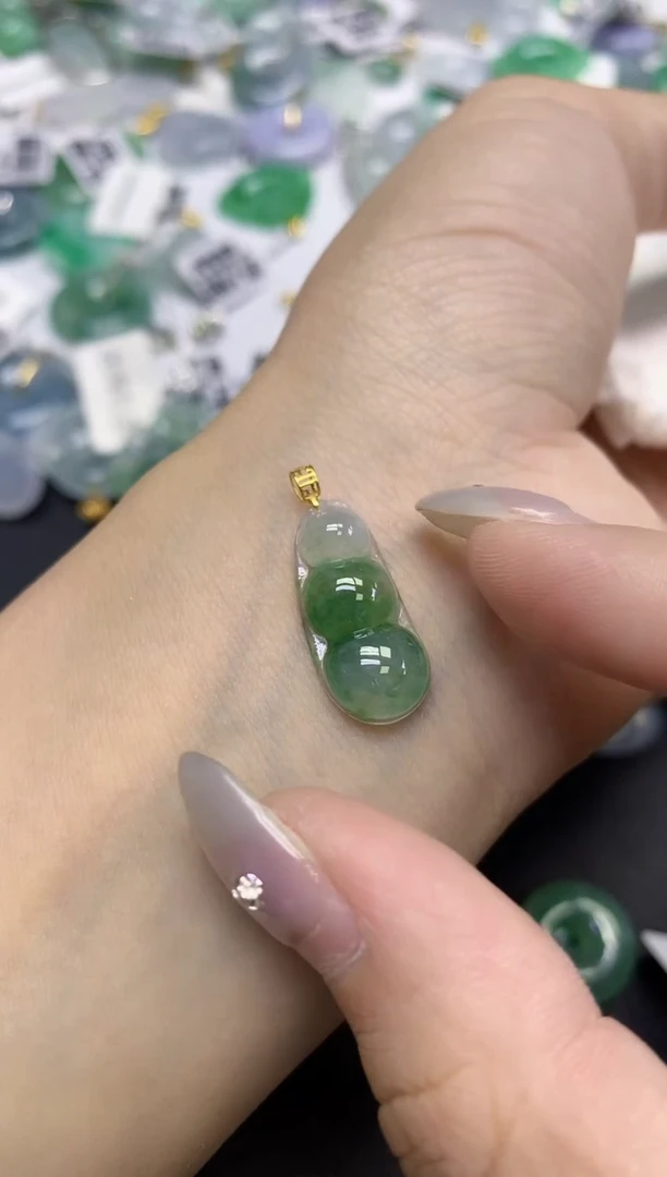颈饰18K金镶嵌翡翠天然缅甸翡翠A货百元以上9元证书费自理