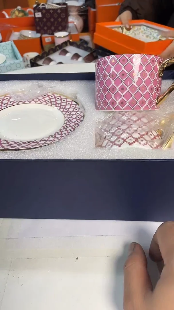 杯鸿辉家品牌瓷器，京东包邮！